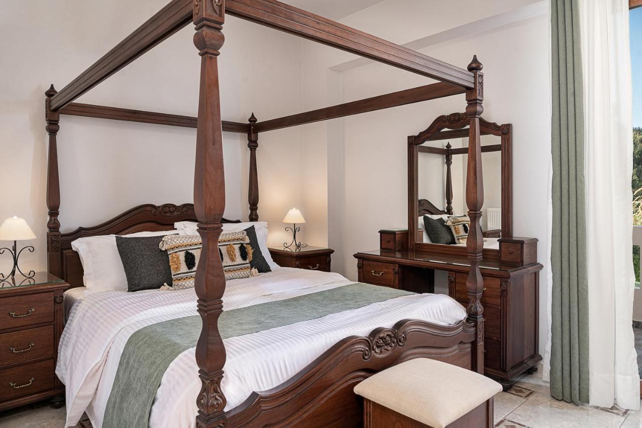 Porto Kalyves Seaside Aparthotel Екстериор снимка