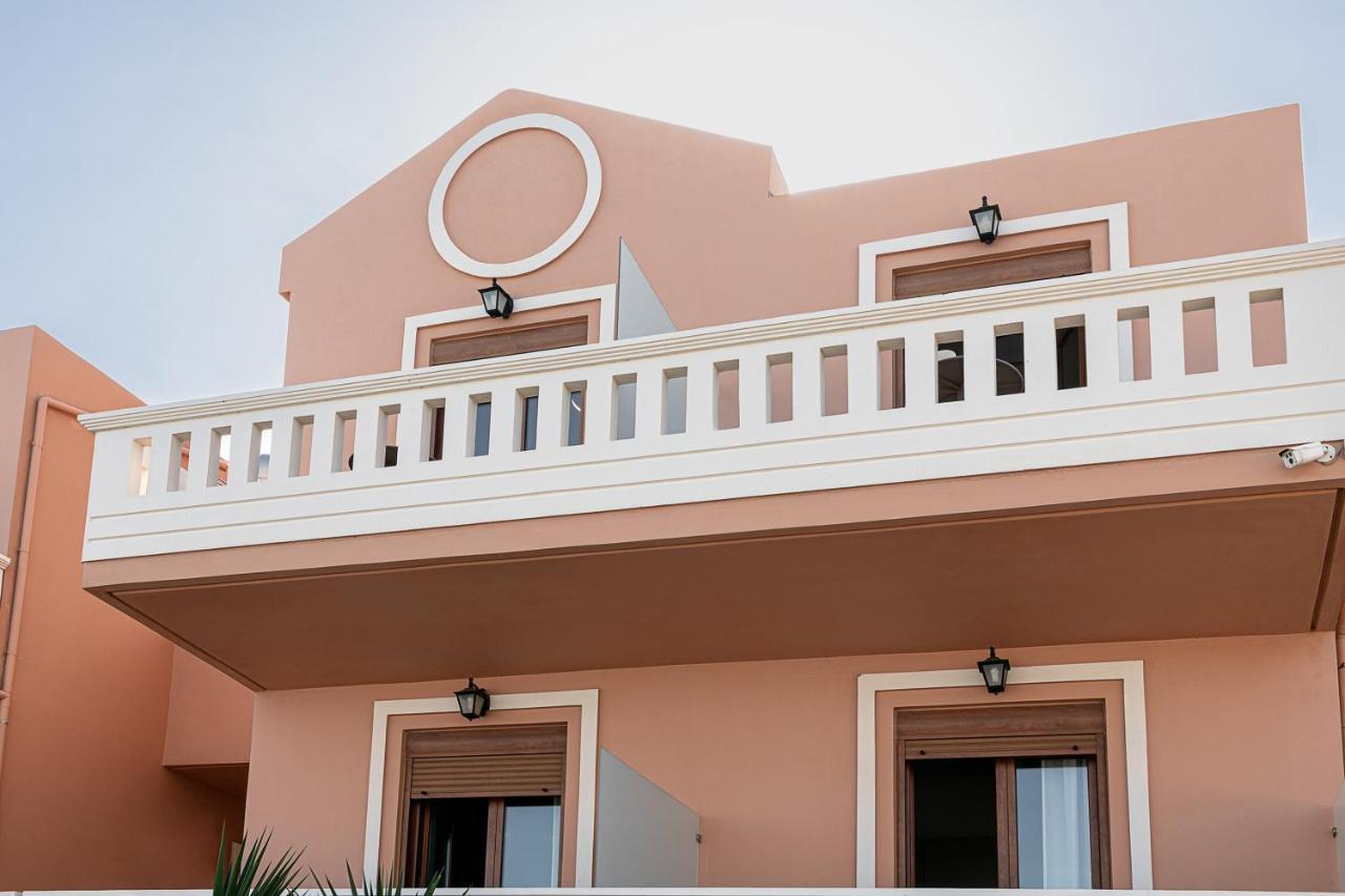 Porto Kalyves Seaside Aparthotel Екстериор снимка