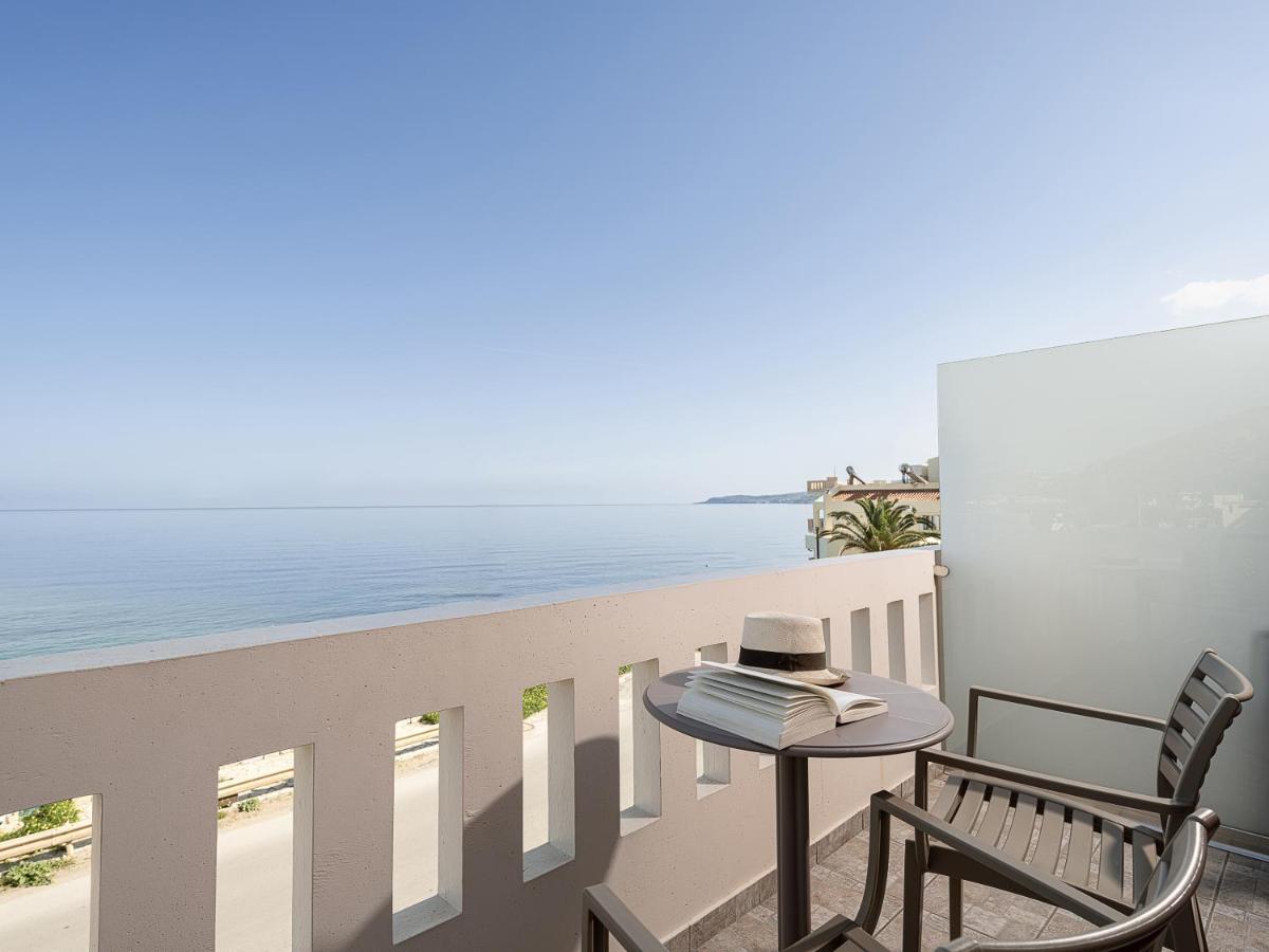 Porto Kalyves Seaside Aparthotel Екстериор снимка
