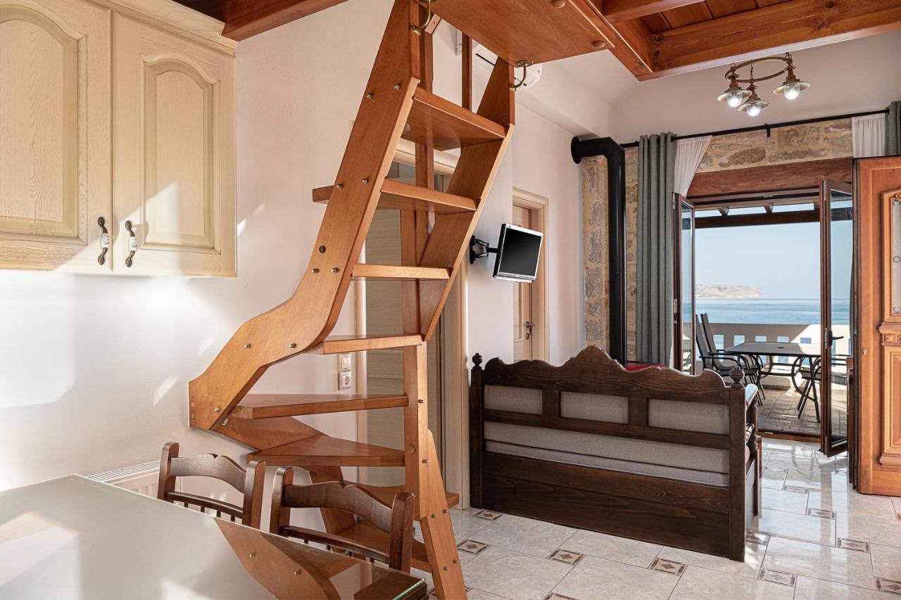 Porto Kalyves Seaside Aparthotel Екстериор снимка
