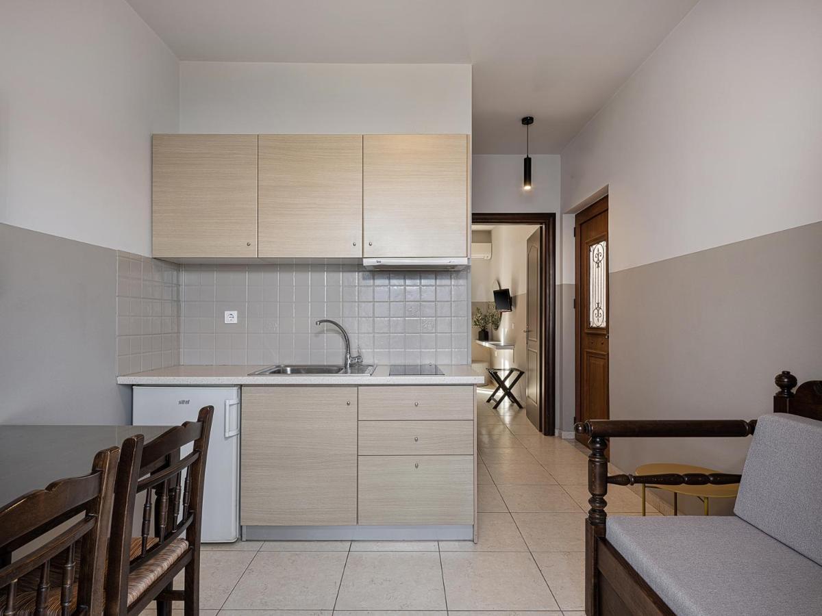 Porto Kalyves Seaside Aparthotel Екстериор снимка