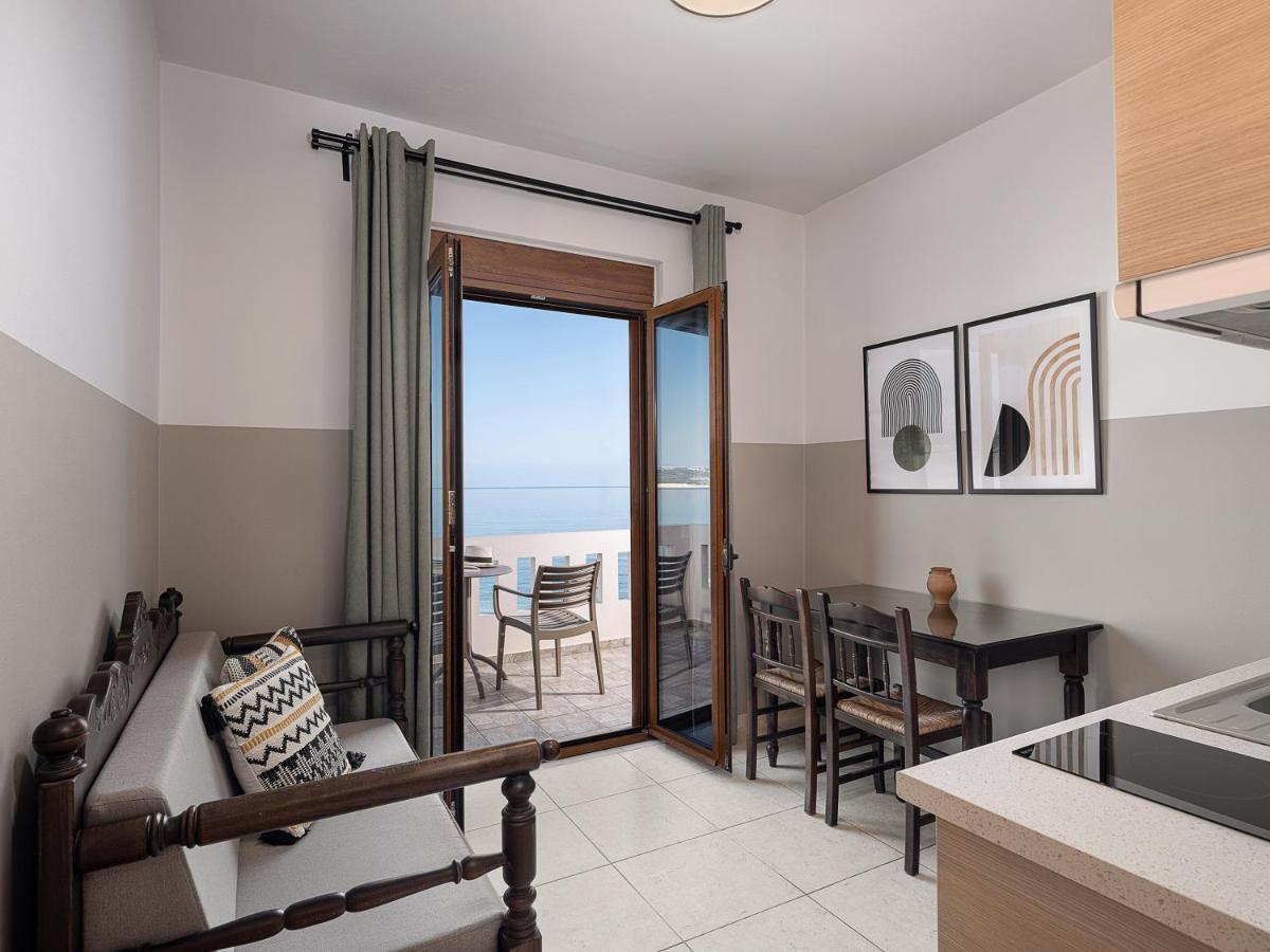 Porto Kalyves Seaside Aparthotel Екстериор снимка