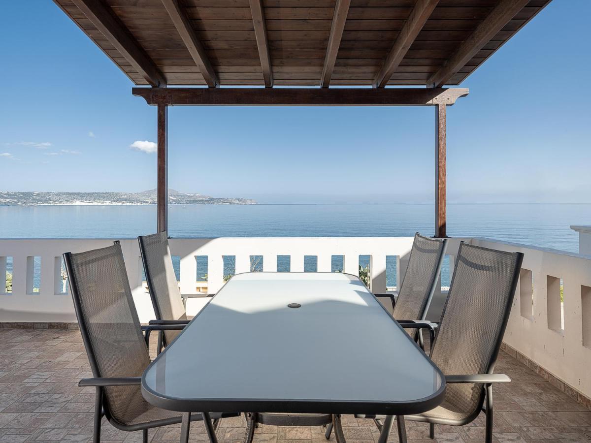 Porto Kalyves Seaside Aparthotel Екстериор снимка