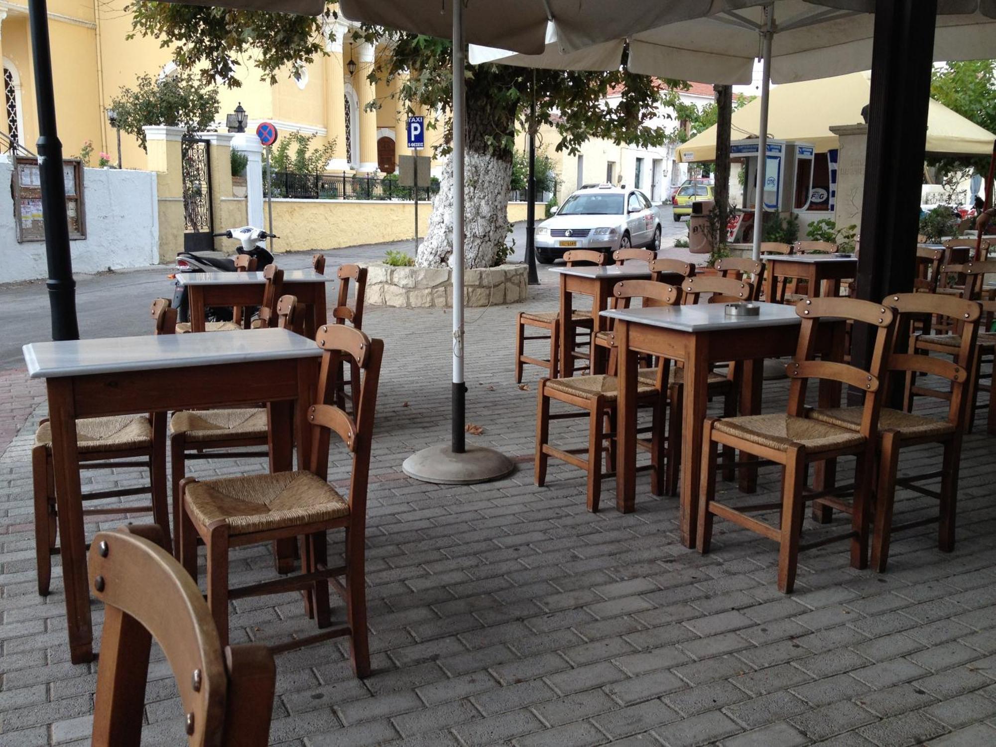 Porto Kalyves Seaside Aparthotel Екстериор снимка