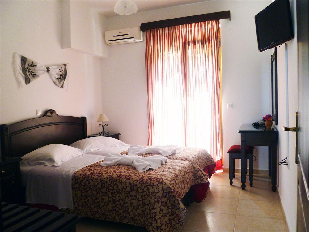 Porto Kalyves Seaside Aparthotel Екстериор снимка